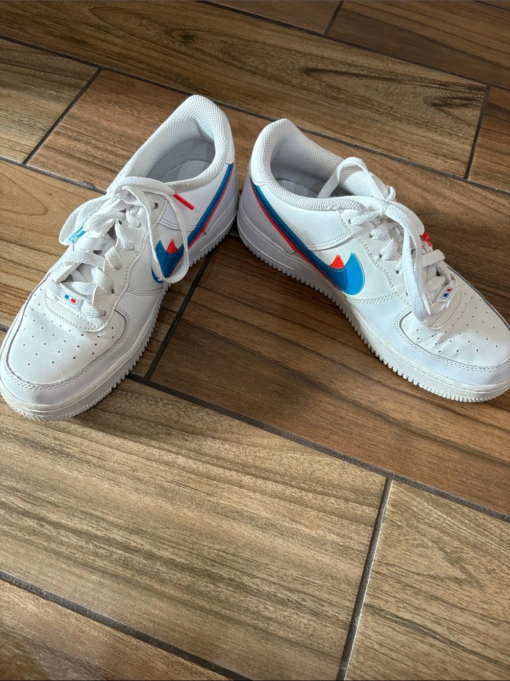 Nike 3D glasses Kids White Sneakers with Blue Swoosh and Red Accents